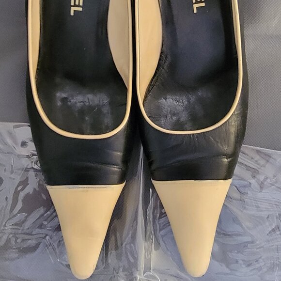 Gently worn | Lovingly restored AUTHENTIC Channel pumps - Picture 2 of 6